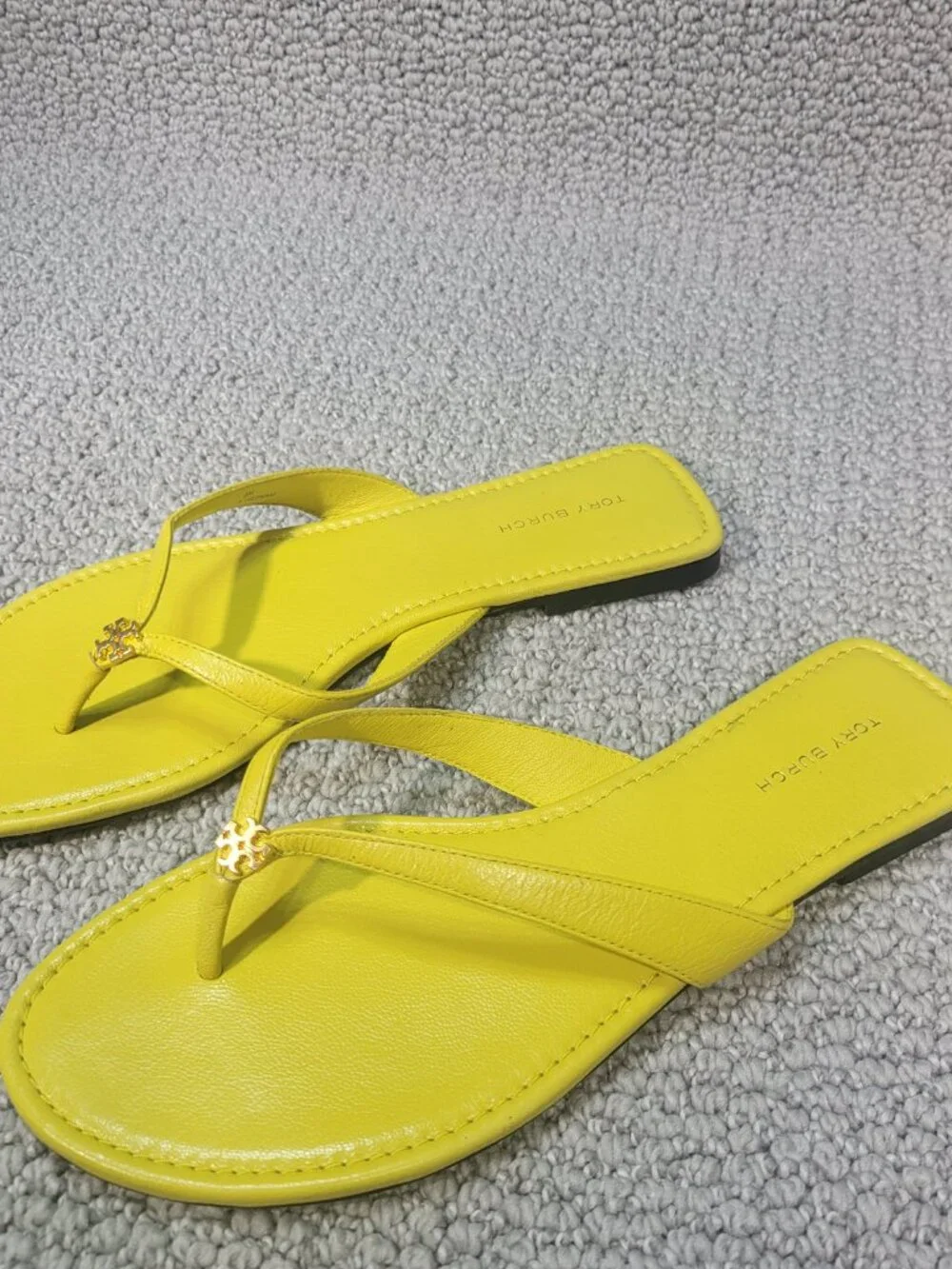 Tory Burch Classic Women's Size 8M Colza Yellow Leather Flip Flop Sandals